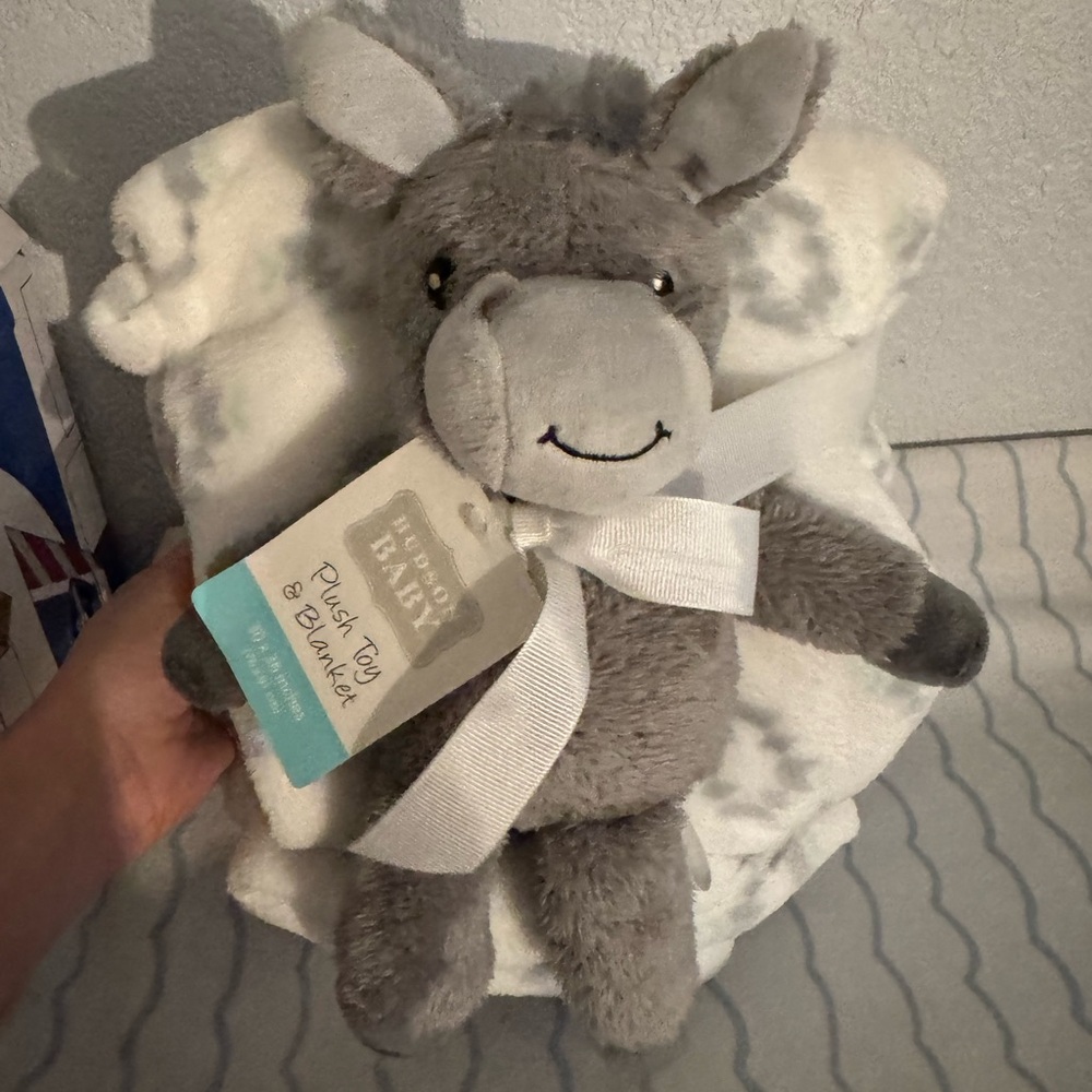 Hudson baby blanket stuffed animal set grey